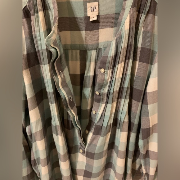 Gap Button Up - Picture 4 of 4